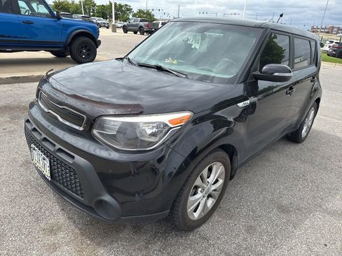 Used 2014 Kia Soul + FWD image 2