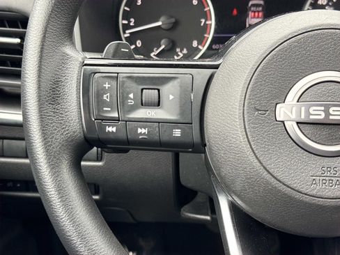 Used 2023 Nissan Rogue SV image 14