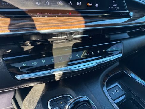 Used 2023 Cadillac Escalade ESV Premium Luxury w/ Performance Package image 29