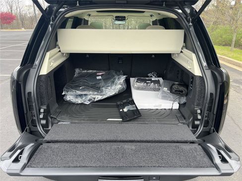 New 2025 Land Rover Range Rover SE AWD/4WD image 29