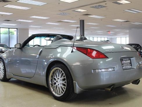 Used 2004 Nissan 350Z Touring RWD image 23