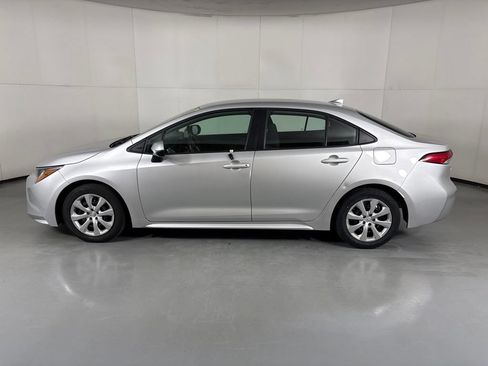 Used 2025 Toyota Corolla LE FWD image 5