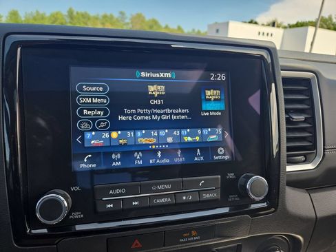 Used 2023 Nissan Frontier SV w/ SV Premium Package AWD/4WD image 9