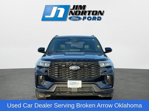 Used 2025 Ford Explorer ST-Line image 9