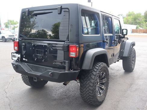 Used 2012 Jeep Wrangler Unlimited Rubicon w/ Connectivity Group AWD/4WD image 5