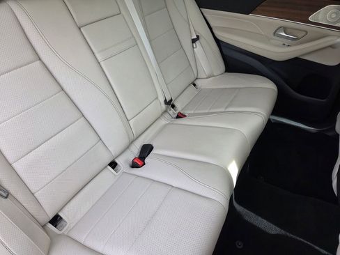 Used 2022 Mercedes-Benz GLE 350 4MATIC image 9