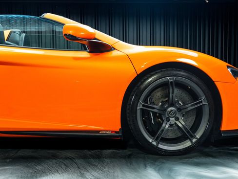 Used 2015 McLaren 650S Spider RWD image 9