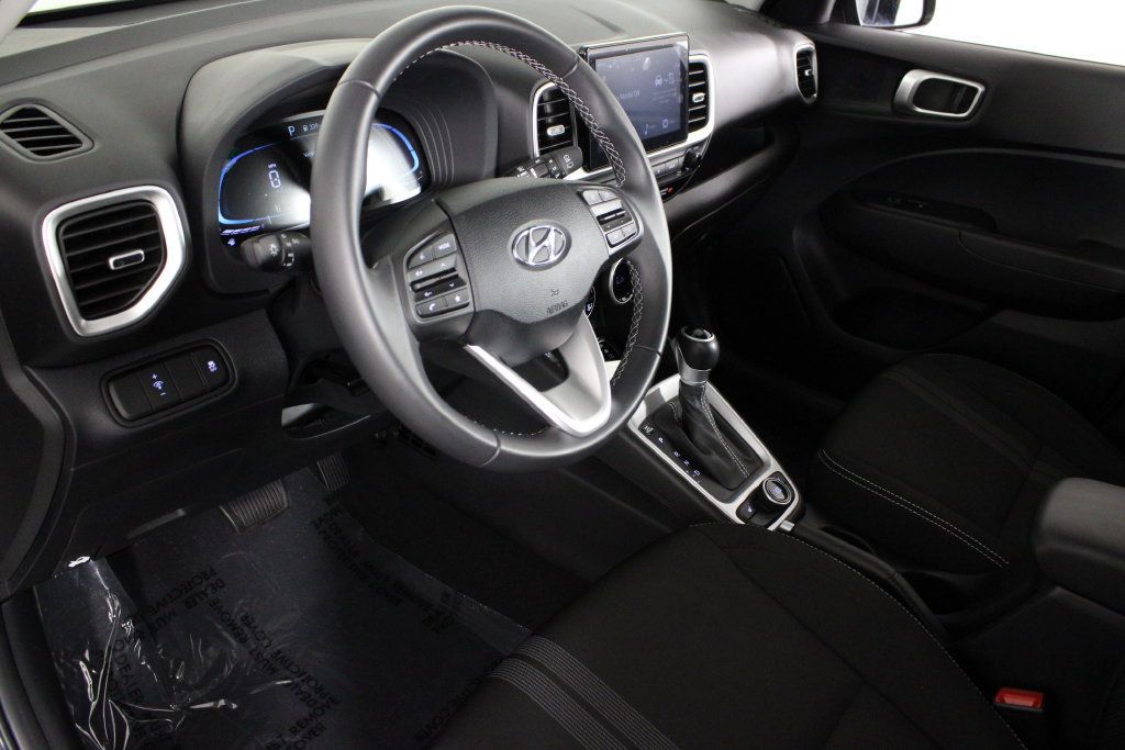 Certified 2026 Hyundai Venue SEL FWD image 19