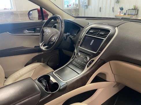 Used 2016 Lincoln MKX Select w/ Climate Package image 37