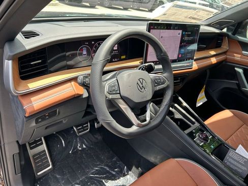 New 2026 Volkswagen Tiguan SEL R-Line AWD/4WD image 23