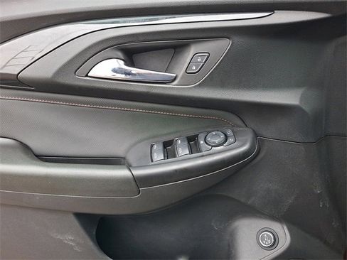 Used 2022 Chevrolet TrailBlazer RS w/ Sun and Liftgate Package image 12