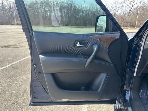 Used 2017 INFINITI QX80 4WD w/ Driver Assistance Package image 10