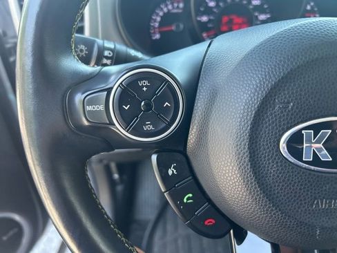 Used 2016 Kia Soul + w/ Primo Package FWD image 17