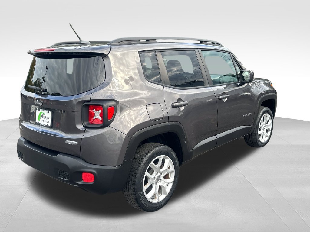 Used 2017 Jeep Renegade Latitude w/ Cold Weather Group AWD/4WD image 7