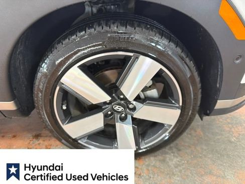 Used 2024 Hyundai Santa Fe Limited AWD/4WD image 9