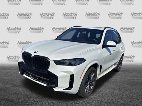 Used 2025 BMW X5 xDrive40i w/ M Sport Package AWD/4WD image 5