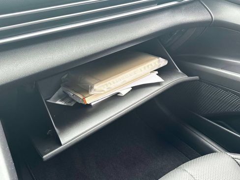 Certified 2023 Hyundai Elantra Limited FWD image 35