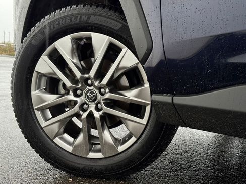 Certified 2019 Toyota RAV4 Limited w/ Advanced Technology Package image 27