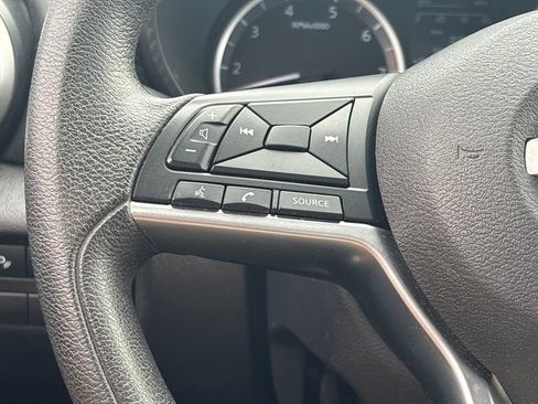 Used 2021 Nissan Versa S FWD image 13