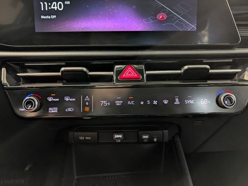 Used 2023 Kia Niro Wind FWD image 23