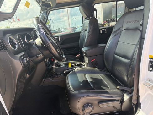 Used 2022 Jeep Wrangler Unlimited Sahara w/ Cold Weather Group image 10