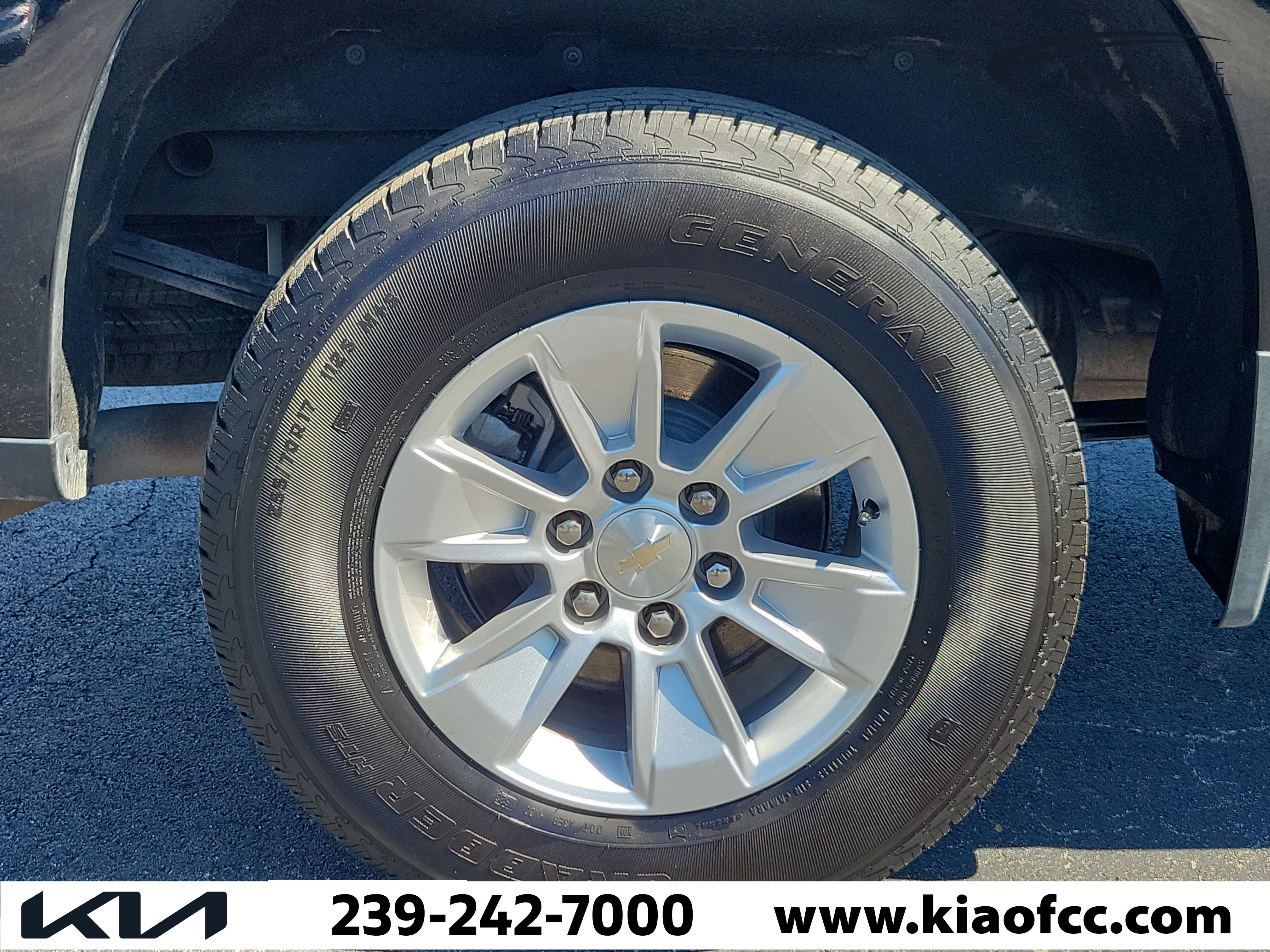 Used 2023 Chevrolet Silverado 1500 LT w/ Safety Package AWD/4WD image 9