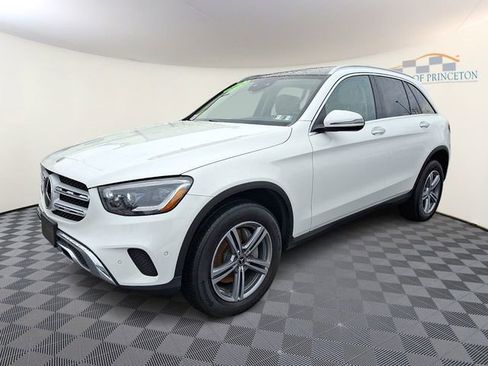 Used 2022 Mercedes-Benz GLC 300 4MATIC image 3