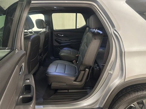 Used 2023 Chevrolet Traverse RS image 15
