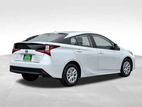 Certified 2022 Toyota Prius LE FWD image 5
