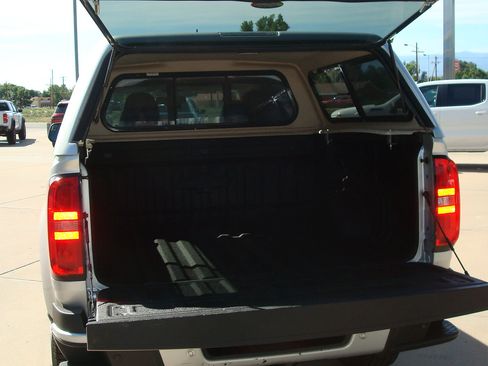 Used 2020 Chevrolet Colorado Z71 AWD/4WD image 13