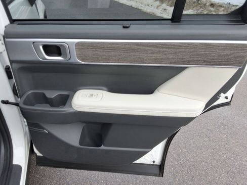 Used 2025 Hyundai Santa Fe Limited image 24