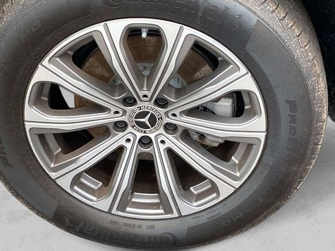 Used 2025 Mercedes-Benz GLC 300 4MATIC image 26