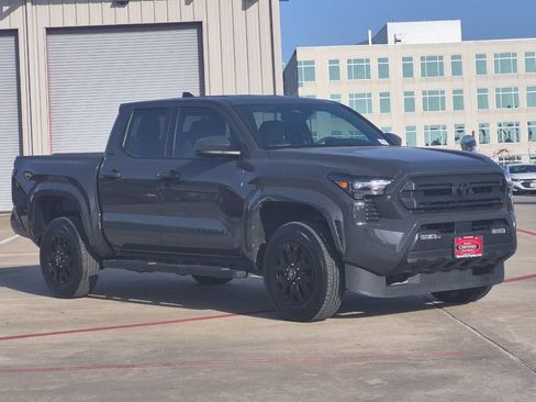 Certified 2025 Toyota Tacoma SR5 AWD/4WD image 8