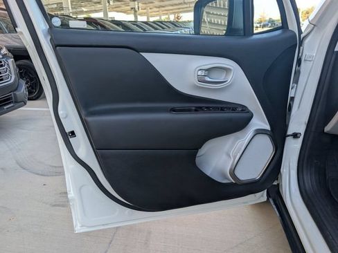 Used 2020 Jeep Renegade Limited w/ LED Lighting Group FWD image 22