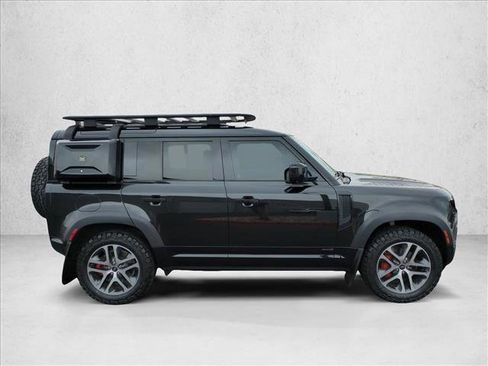 Used 2020 Land Rover Defender 110 X image 4