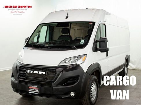 Used 2025 RAM ProMaster 2500 w/ Convenience Group FWD image 4