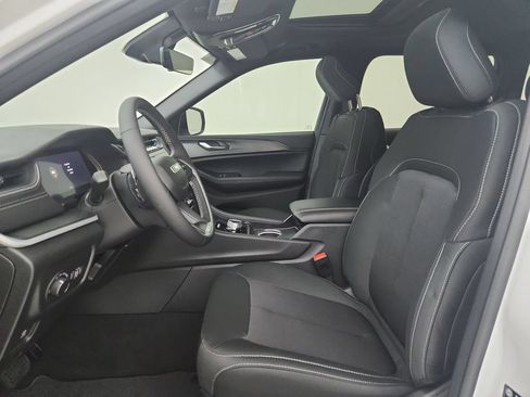 New 2026 Jeep Grand Cherokee Laredo X AWD/4WD image 18