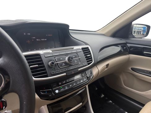 Used 2016 Honda Accord LX image 12
