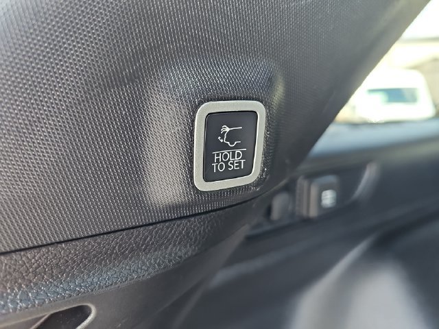Used 2025 Jeep Grand Cherokee Limited AWD/4WD image 13