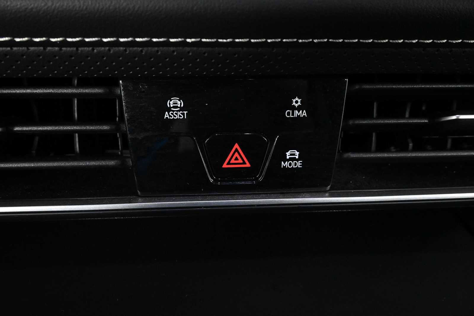Certified 2024 Volkswagen Atlas SE FWD image 27