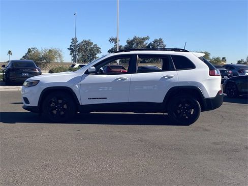 Used 2020 Jeep Cherokee Latitude Plus image 31