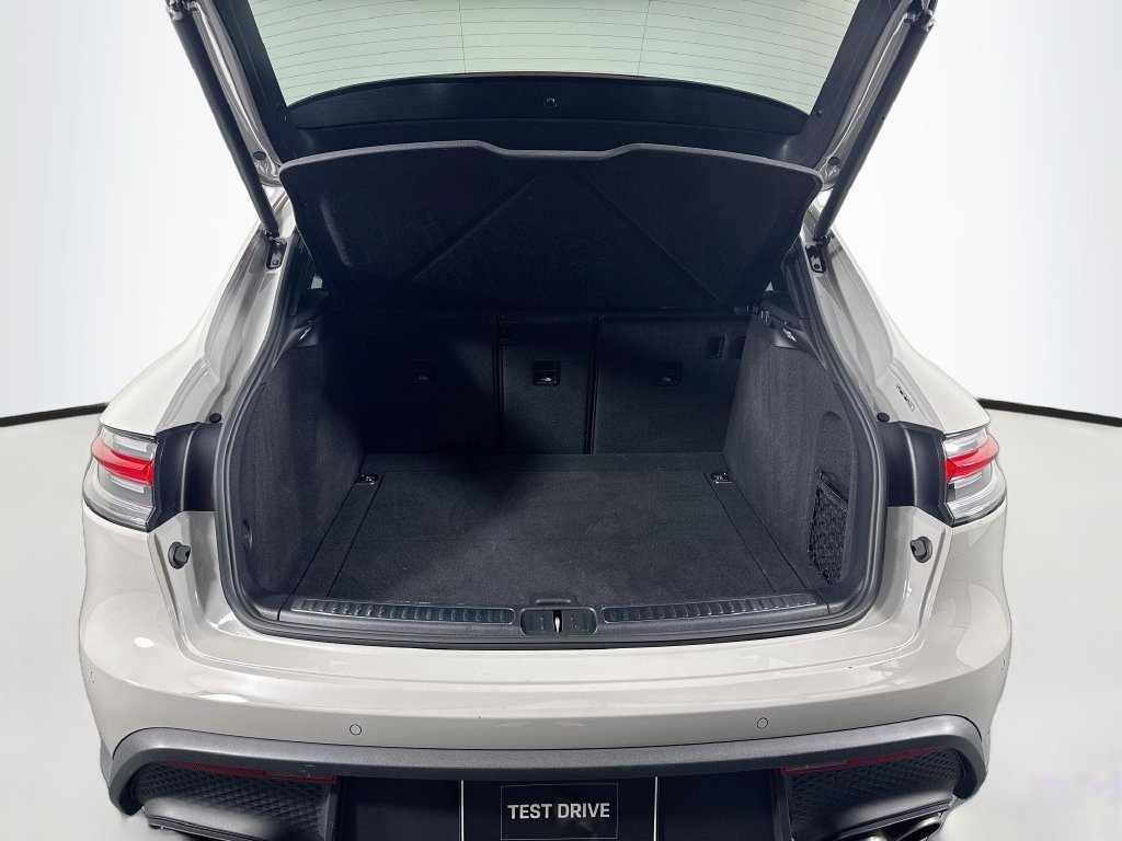Certified 2024 Porsche Macan S AWD/4WD image 26
