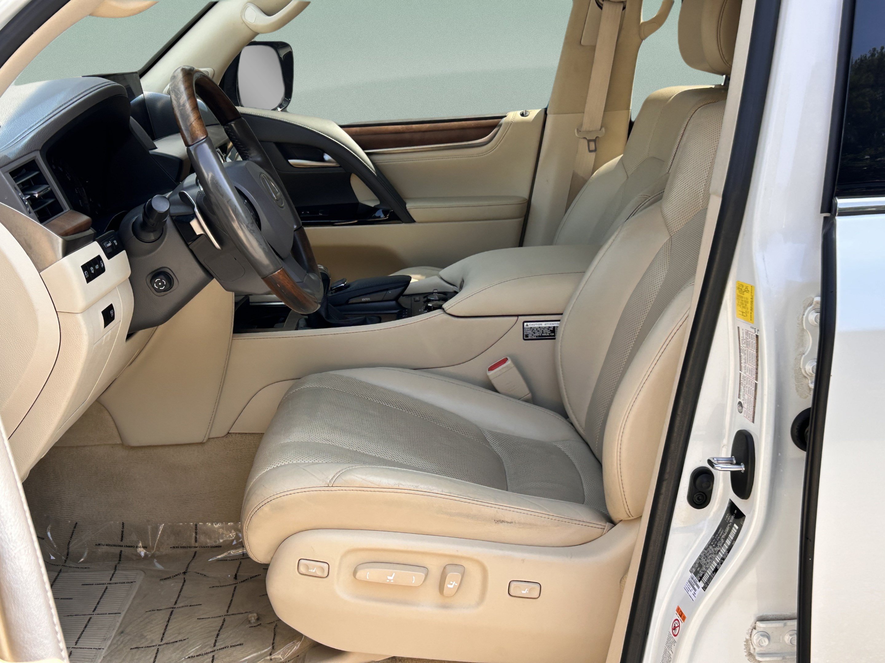 Used 2017 Lexus LX 570 4WD w/ Luxury Package image 82