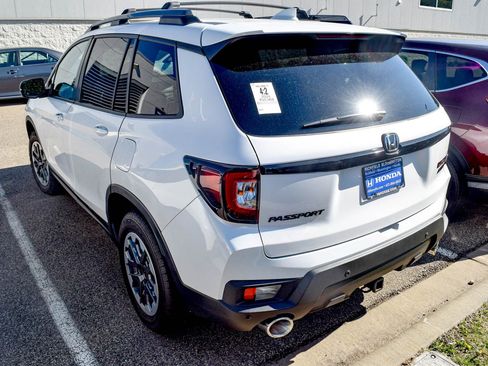 Used 2024 Honda Passport TrailSport image 7