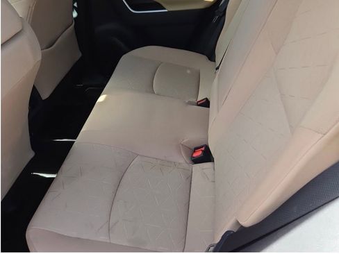 Used 2021 Toyota RAV4 XLE w/ Convenience Package image 6