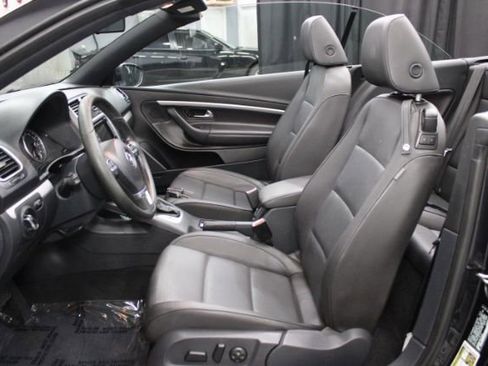 Used 2015 Volkswagen Eos Komfort image 13