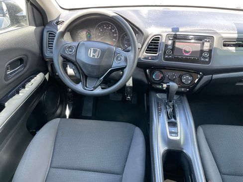 Used 2021 Honda HR-V LX image 8
