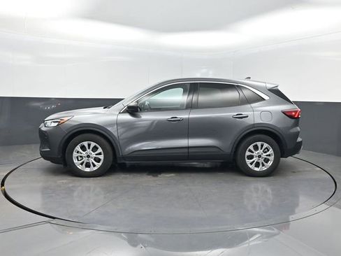 Used 2023 Ford Escape Active w/ Tech Pack #1 FWD image 3