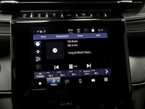 Used 2024 Jeep Grand Cherokee Altitude image 3