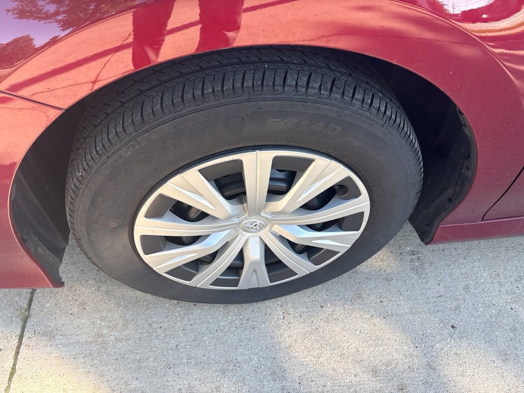 Used 2019 Toyota Camry LE FWD image 10